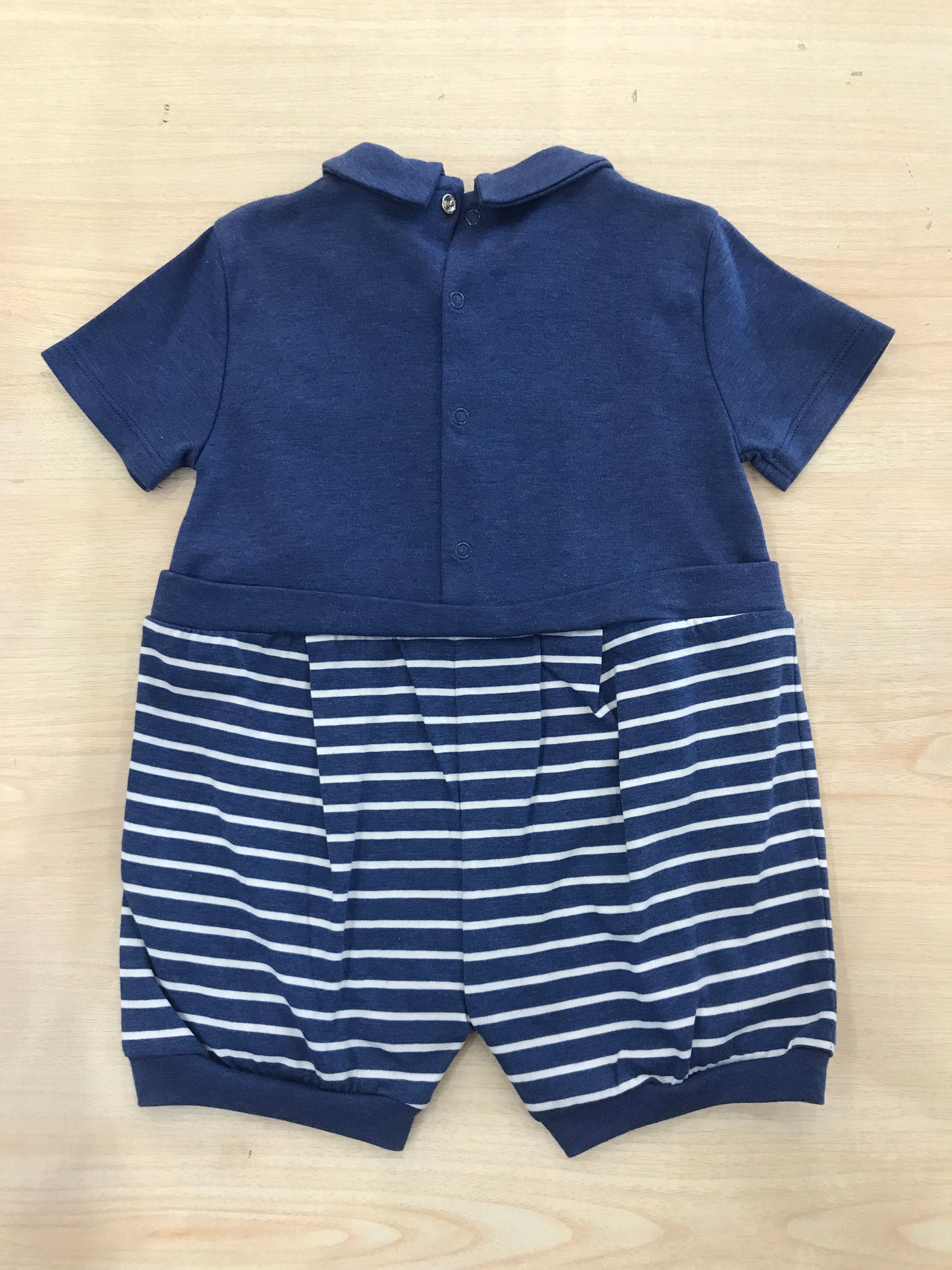 Pagliaccetto Nanan in cotone avio con righe con papillon e finte bretelle