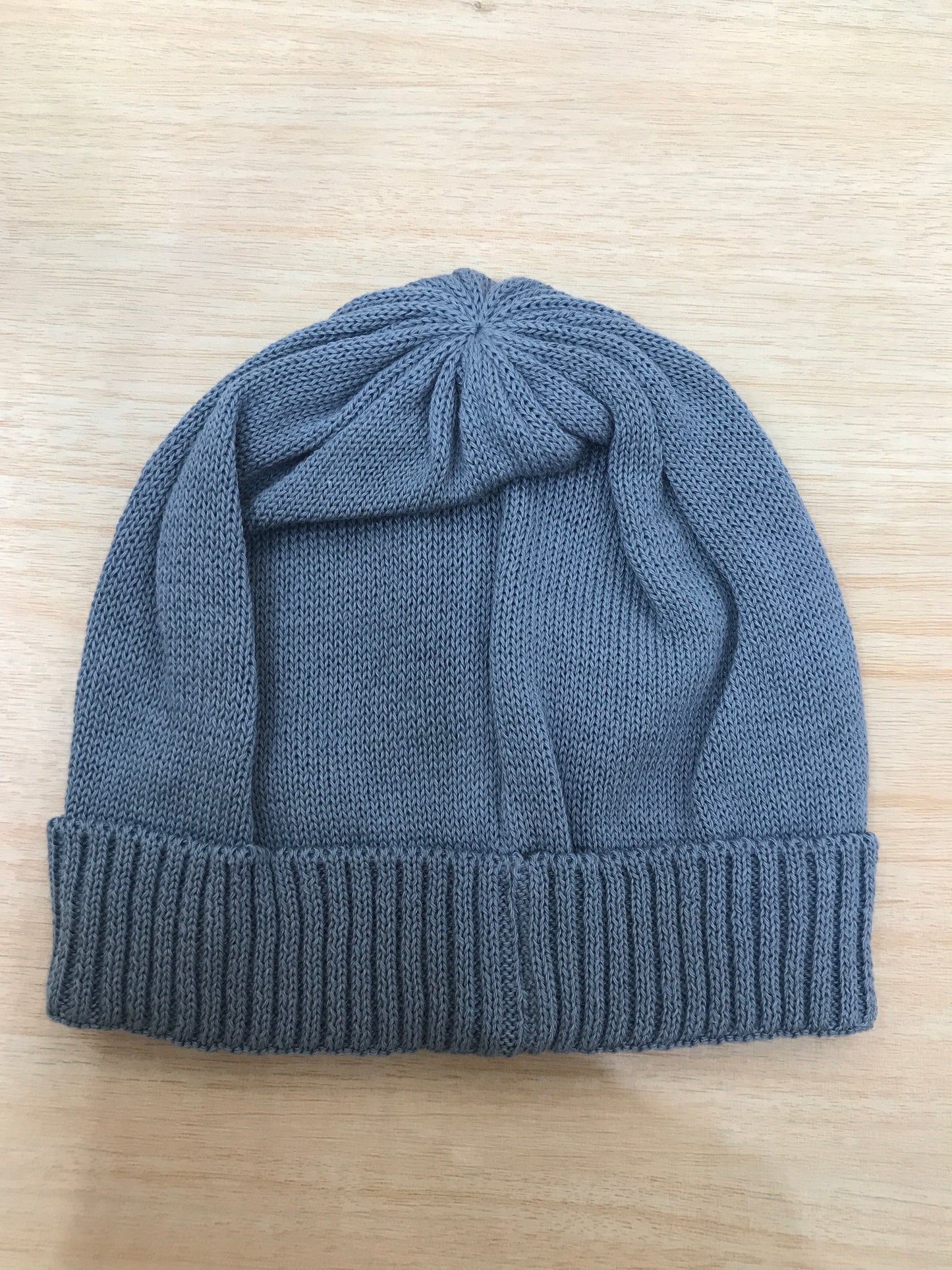 Cappello Baby Lord in filo avio con risvolto con nuvoletta a righe