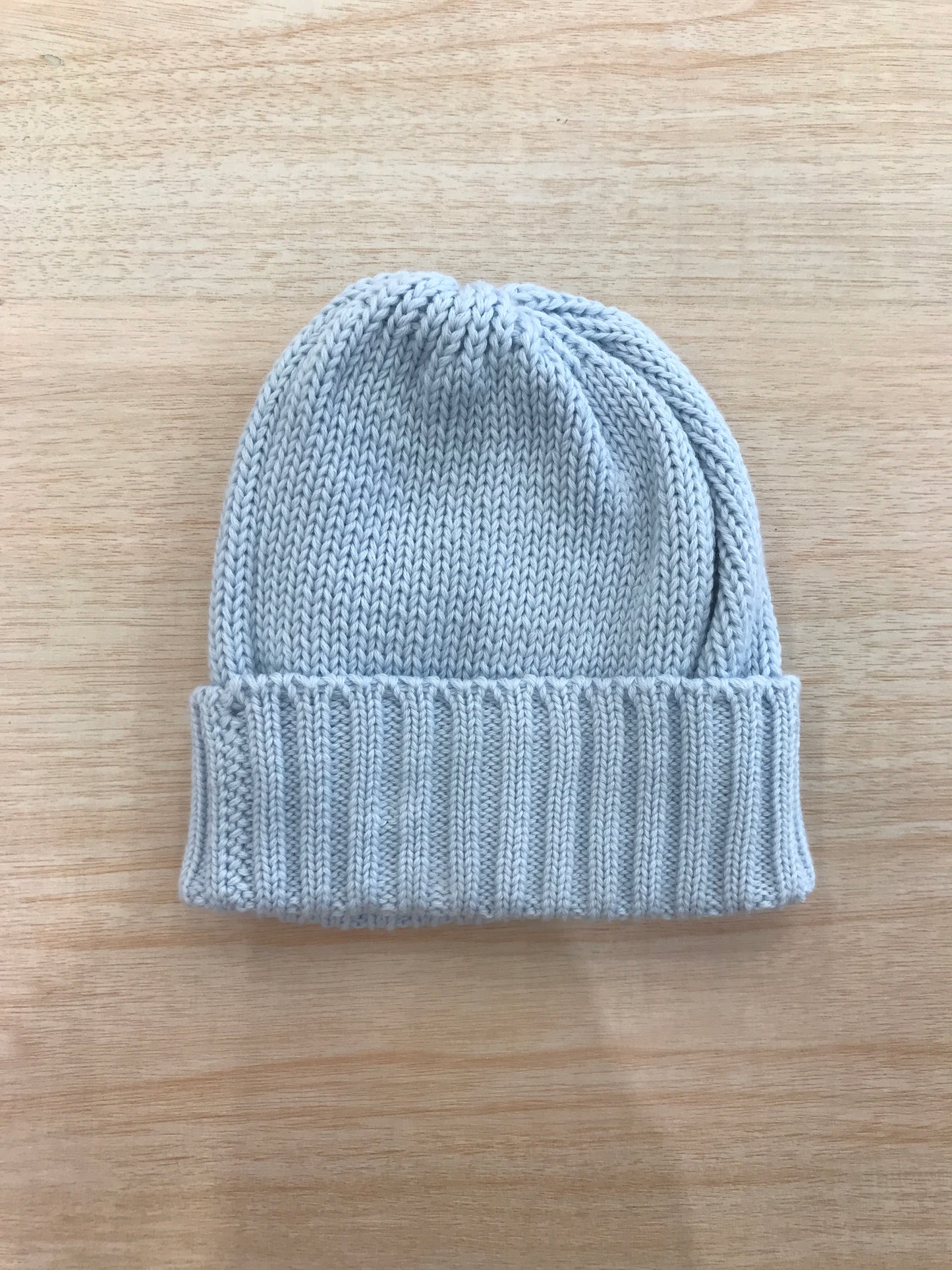 Cappello Colibrì in filo di cotone con risvolto basico
