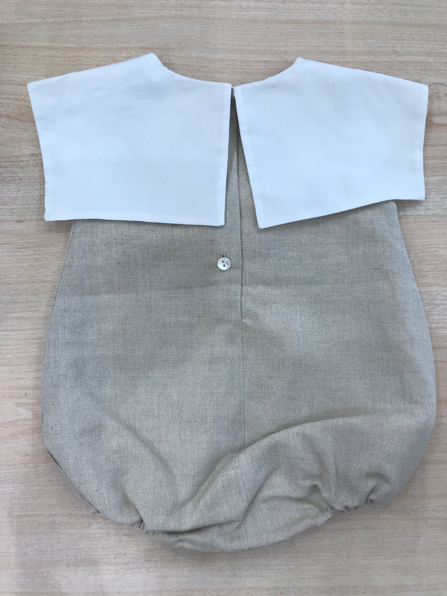 Pagliaccetto Fofettes in cotone beige con collo bianco marinaretto