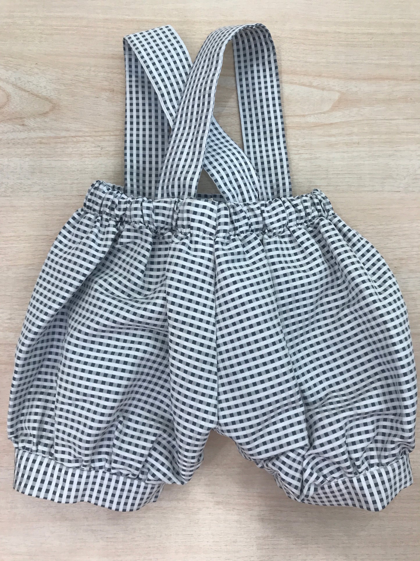 Pantalone Colibrì in cotone con bretelle a sbuffo a quadretti bianchi e neri