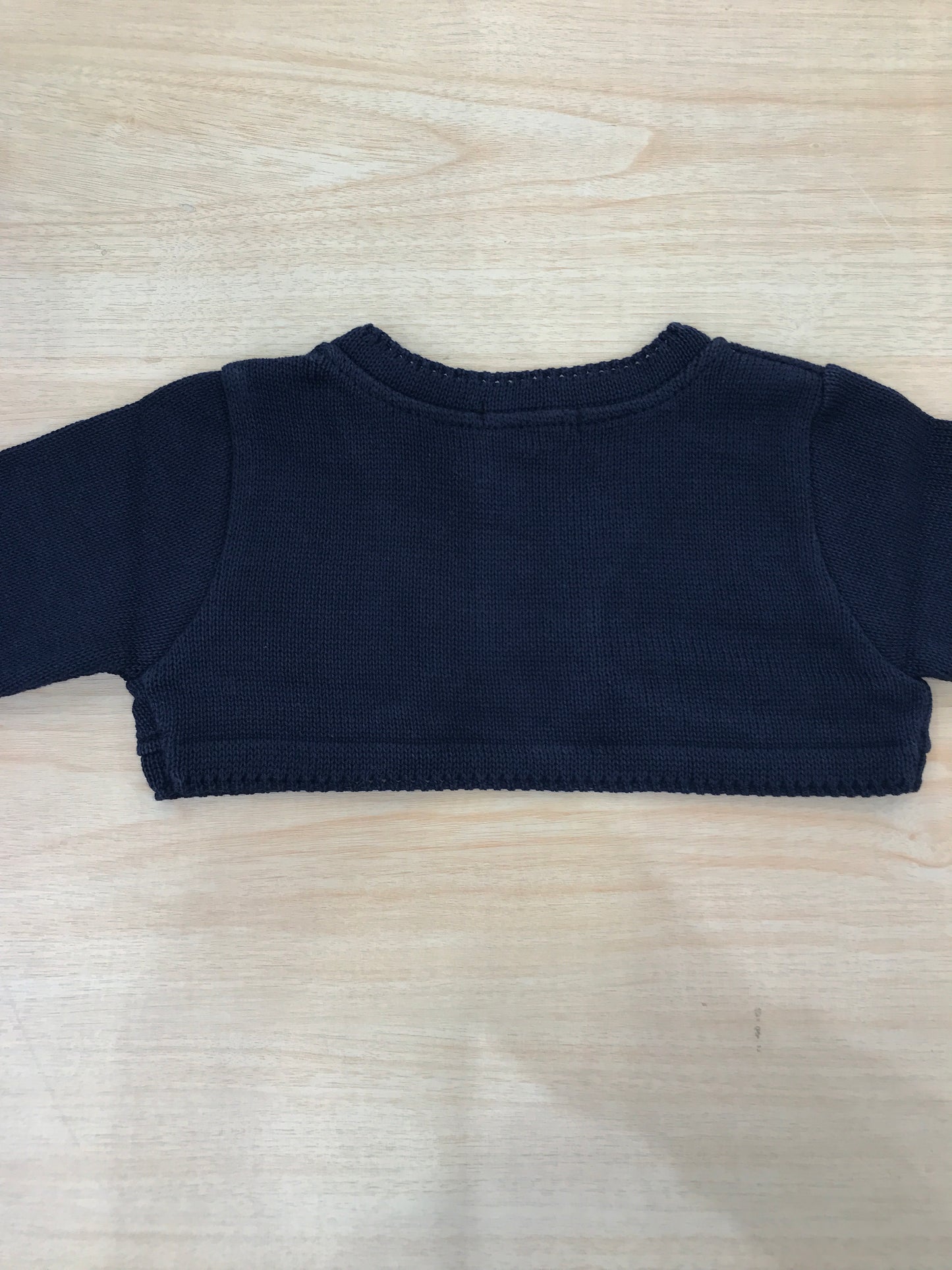 Cardigan Jo Milano in filo blu scuro aperto sul davanti