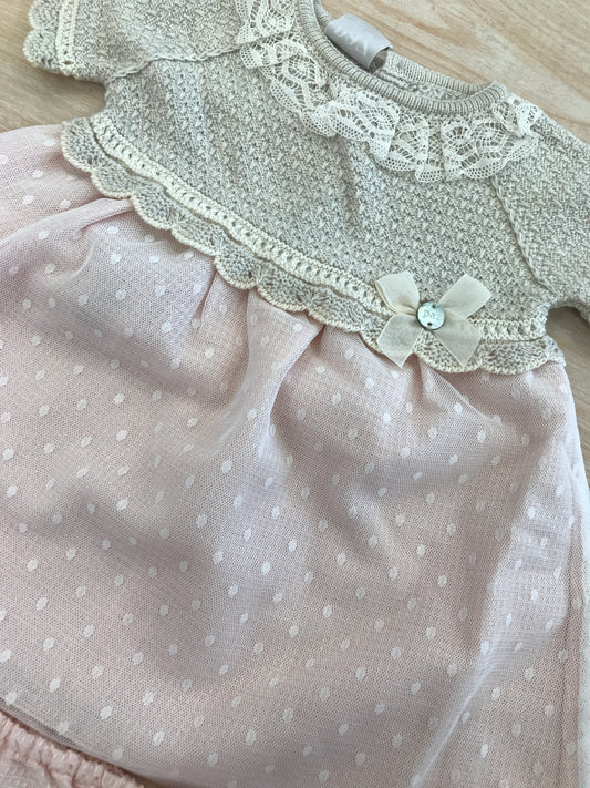 Completo Paz Rodriguez in filo abitino con corpetto tortora e gonna in rosa abbinato a culotte