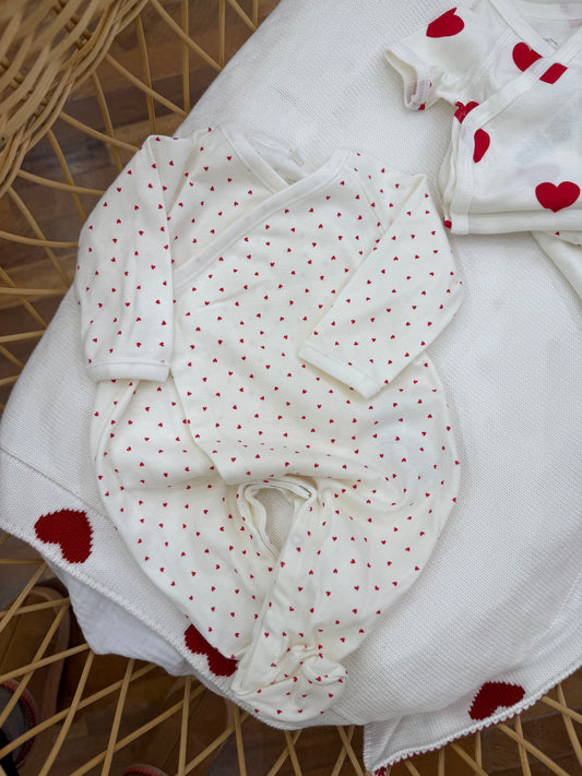 Coordinato nascita Petit Bateau a tema cuoricini rossi
