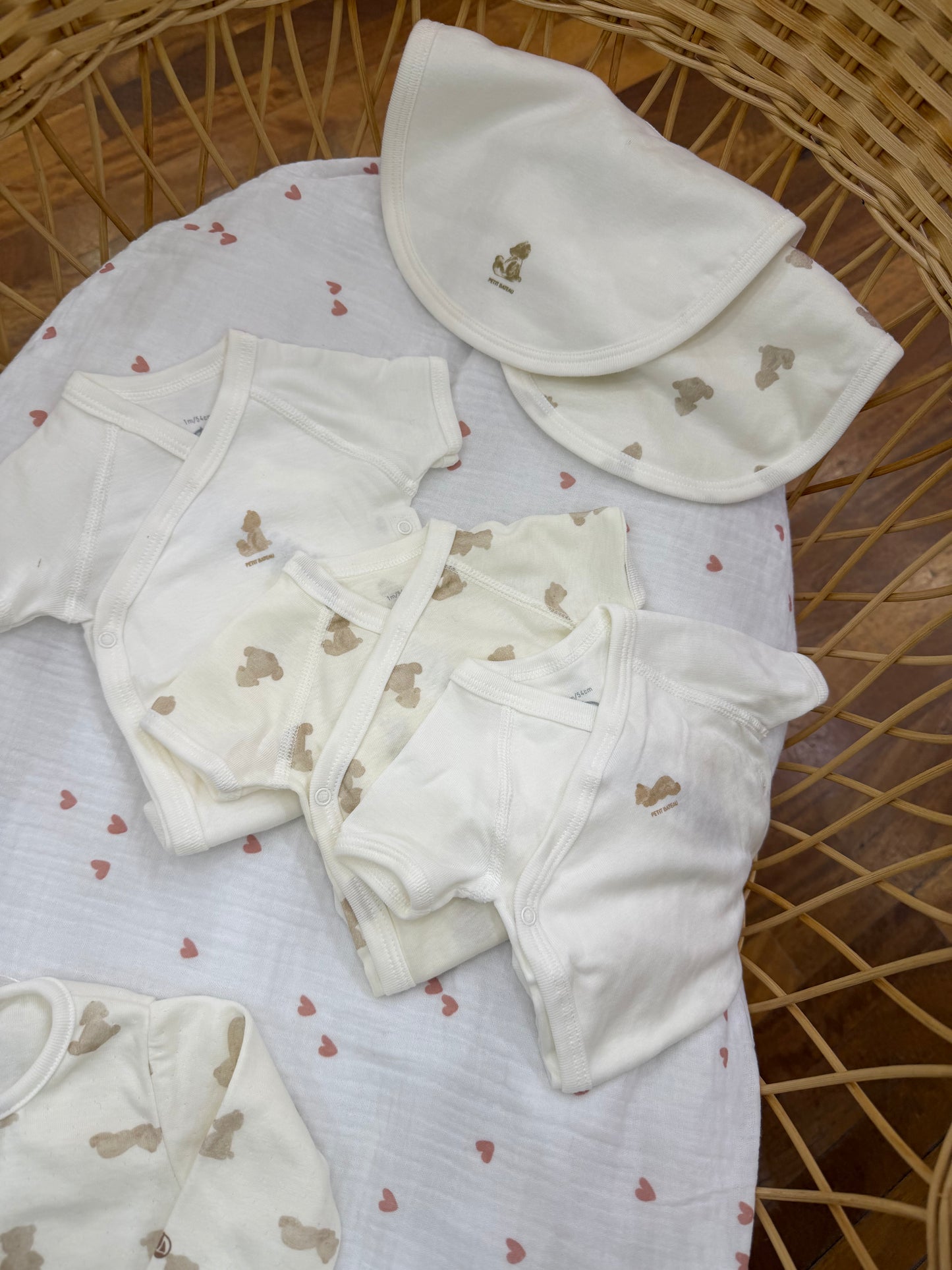 Coordinato nascita Petit Bateau in cotone panna con orsetti in beige