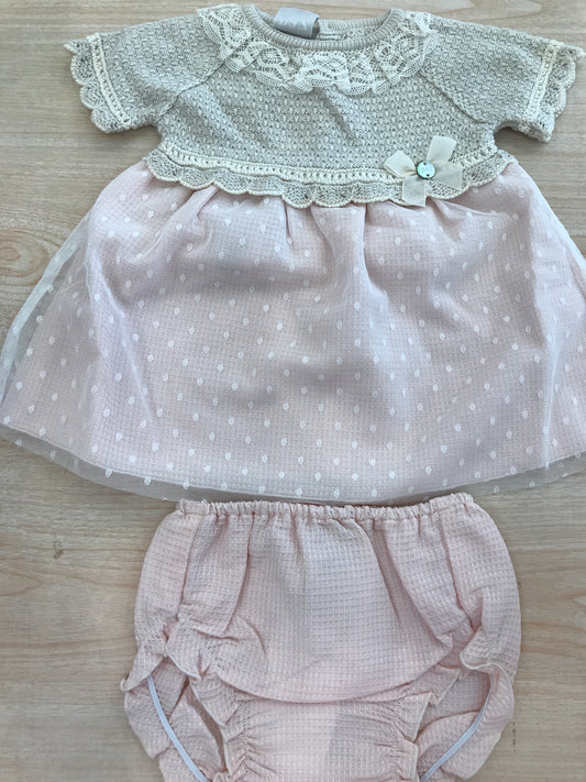 Completo Paz Rodriguez in filo abitino con corpetto tortora e gonna in rosa abbinato a culotte