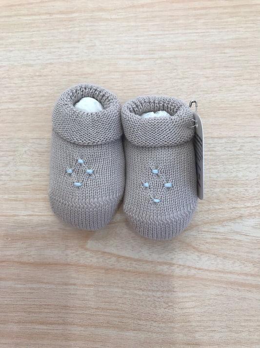 Babbucce Baby Lord in filo tortora con punto smock lavorato sul davanti in celeste