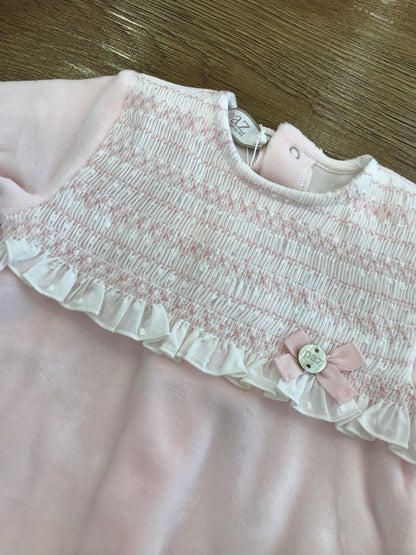 Tutina Paz Rodriguez in ciniglia rosa intera con corpetto lavorato da punto smock rosa e bianco