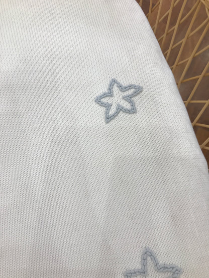 Coperta Colibrì in filo bianco con punto gambero celeste e stelle ricamate sul centro