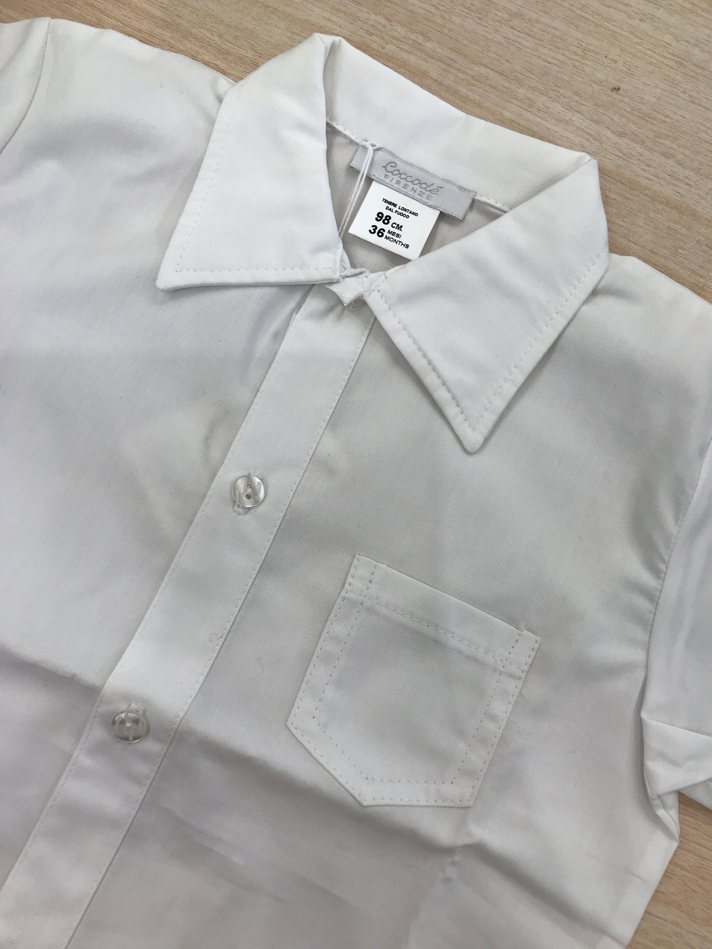 Camicia Coccodè mezza manica con tasca laterale e bottoni sul davanti