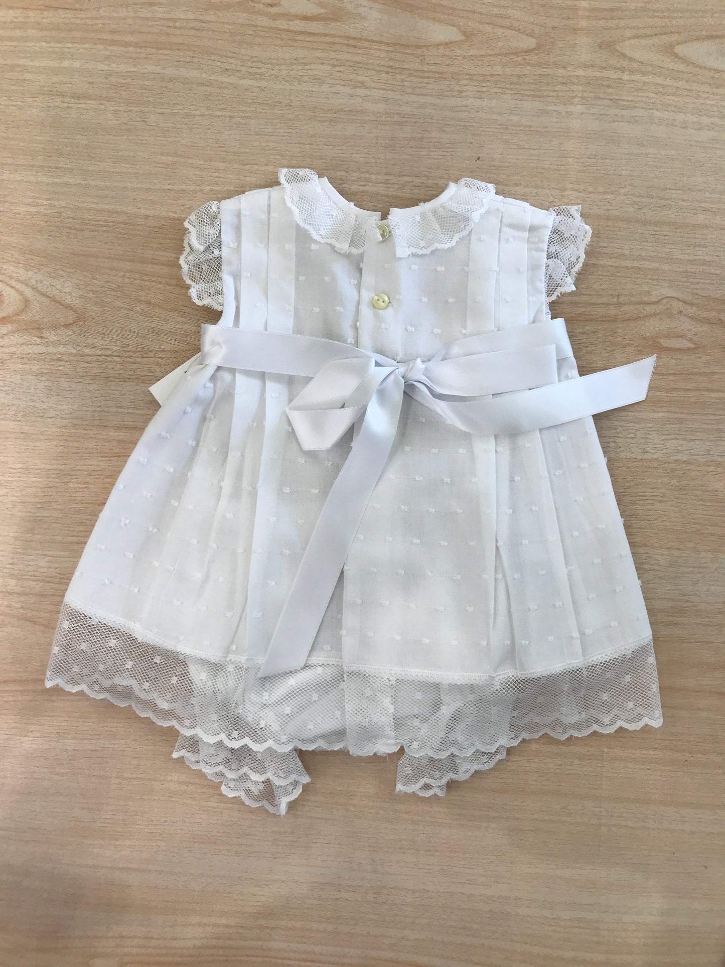 Abito Belan in cotone bianco mezza manica con colletto con rusche con pizzo al bordo con culotte abbinata