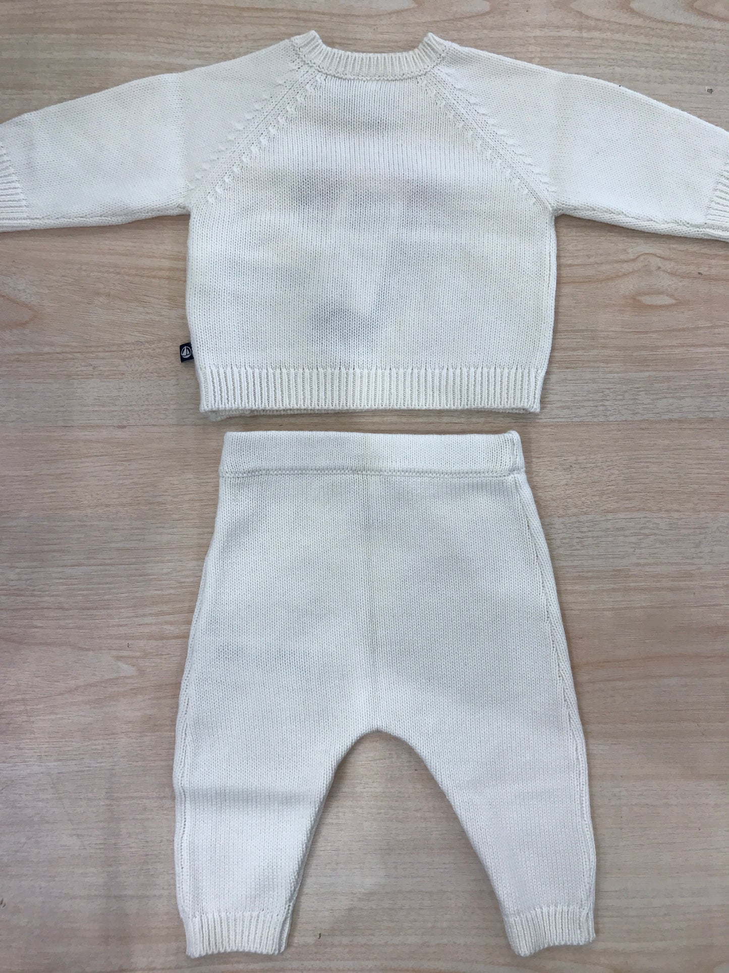 Completo Petit Bateau in lana due pezzi panna con cuore ricamato in rosso