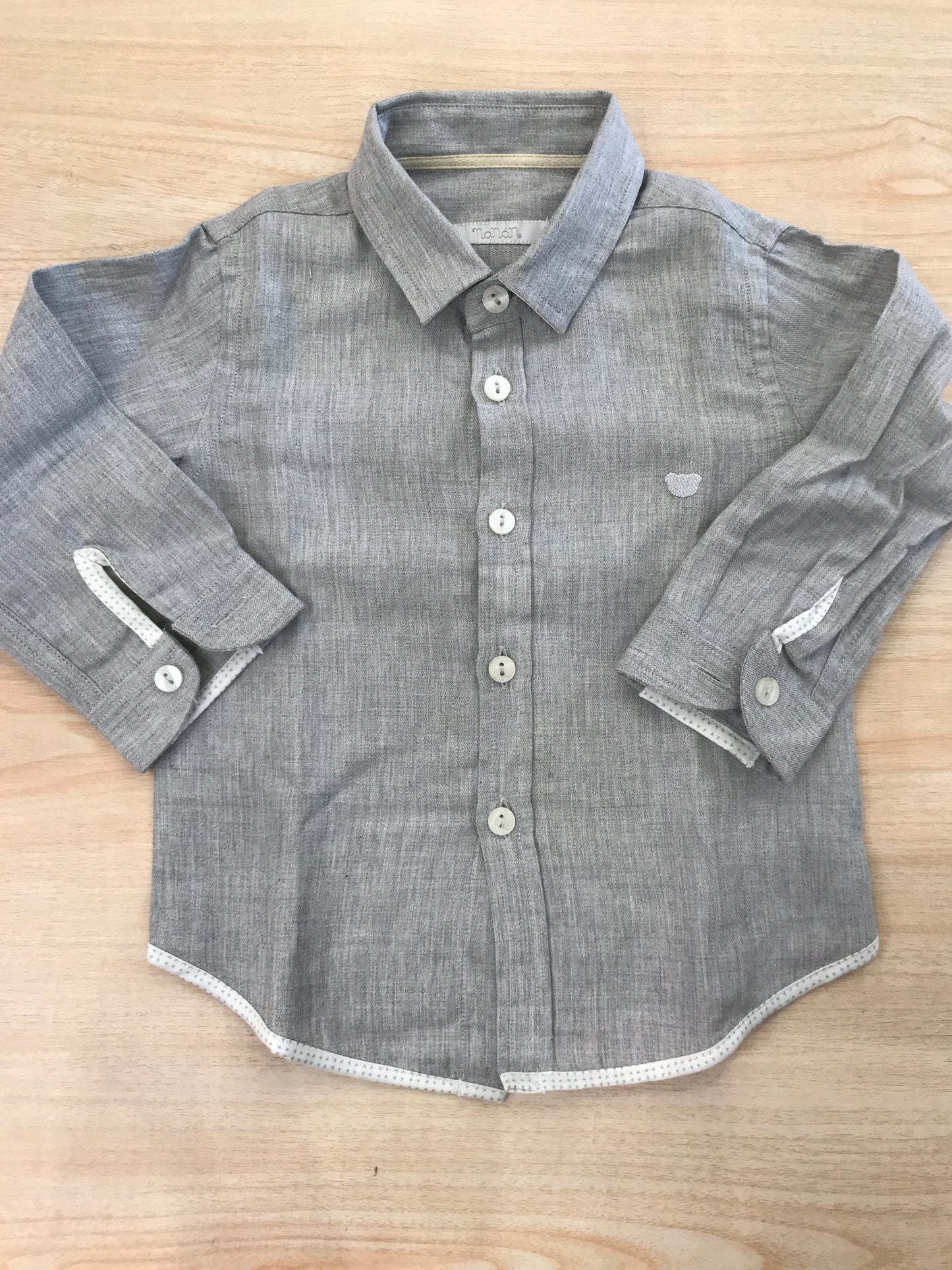 Camicia Nanan manica lunga in cotone grigia con collo a punta