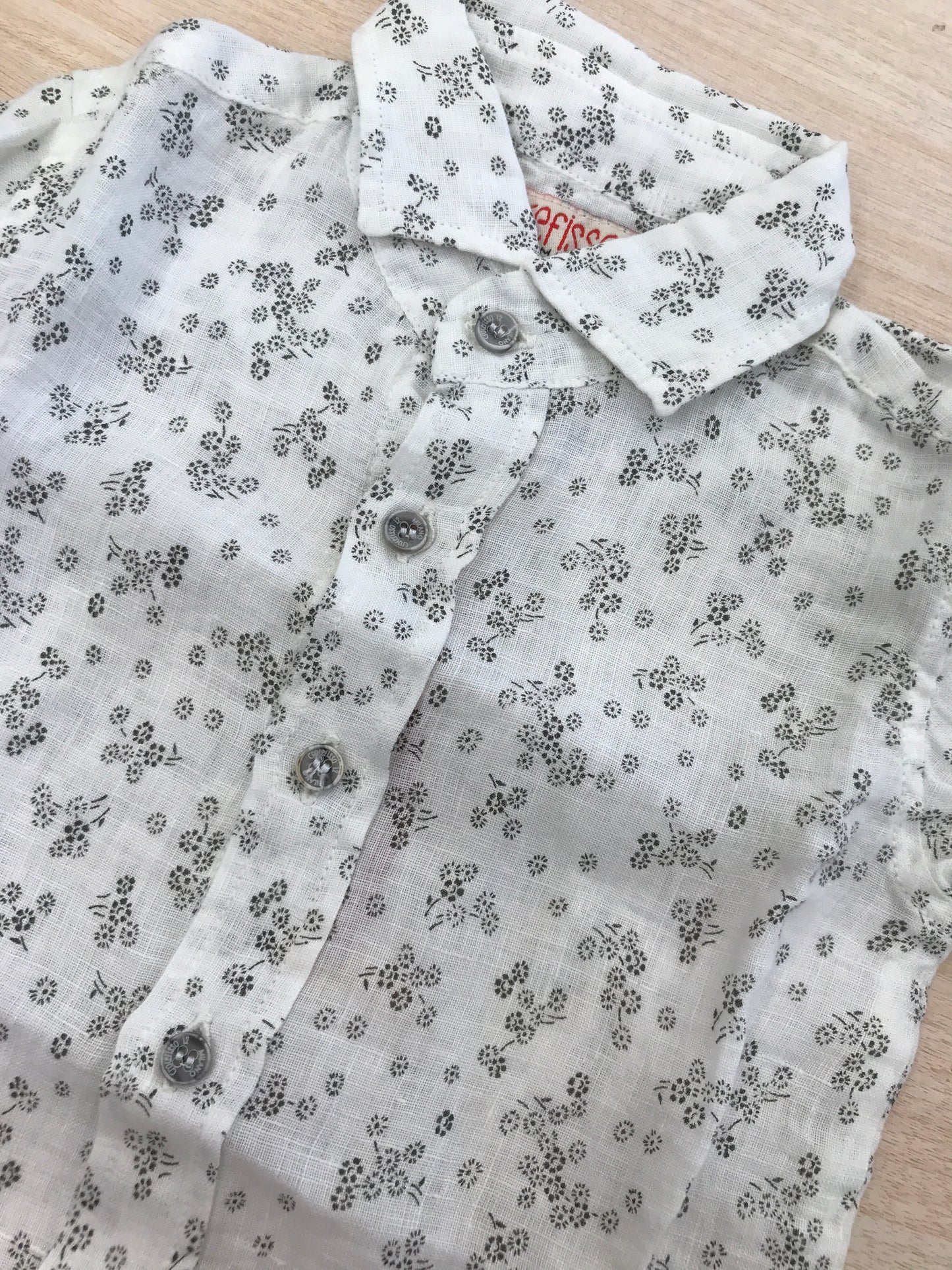 Camicia Croce Fisso Milano in lino manica lunga con collo a punta e piccole fantasie floreali