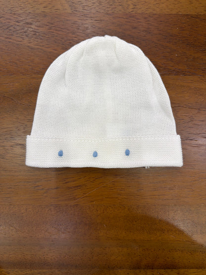 Cappello Baby Lord in filo bianco con risvolto con pois ricamati celesti