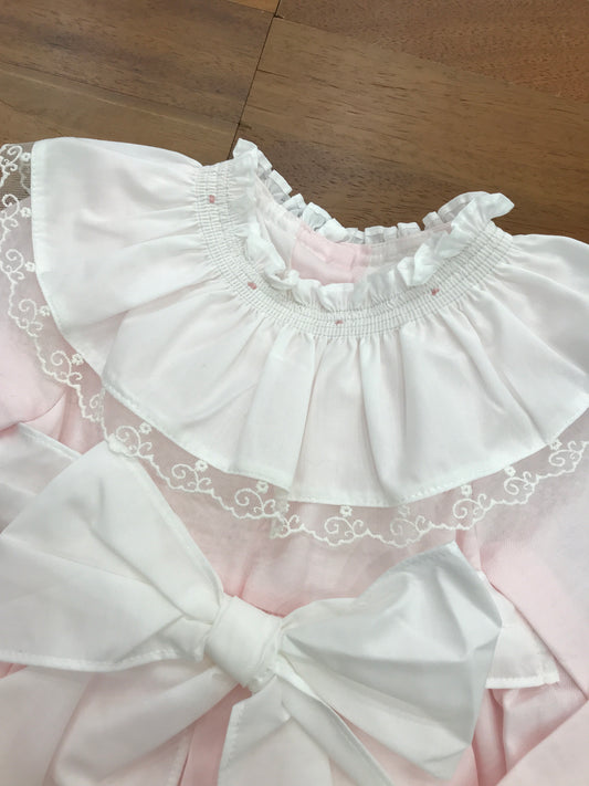 Abitino Fofettes in caldo cotone rosa collo con rusche e valancienne bianco  gonna ampia con fiocco centrale