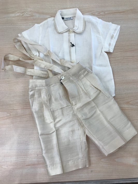 Completo Duepunti camicia mezza manica con rifiniture beige con salopette con bretelle