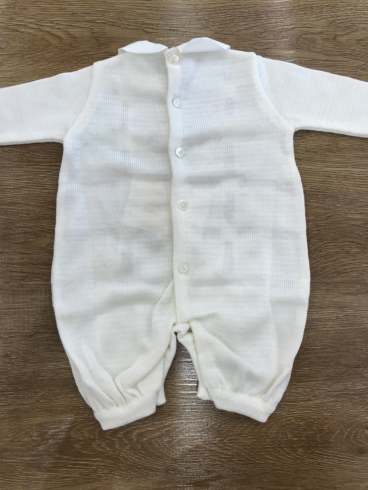 Tutina Ladia in filo panna con rifiniture in pizzo e piccoli fiori