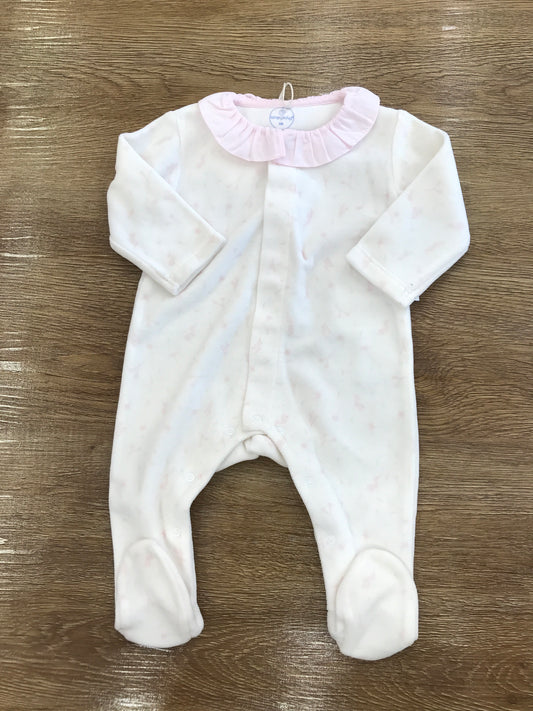 Tutina Laranjinha in ciniglia panna con rusche al collo rosa e fiorellini rosa su tutt'essa