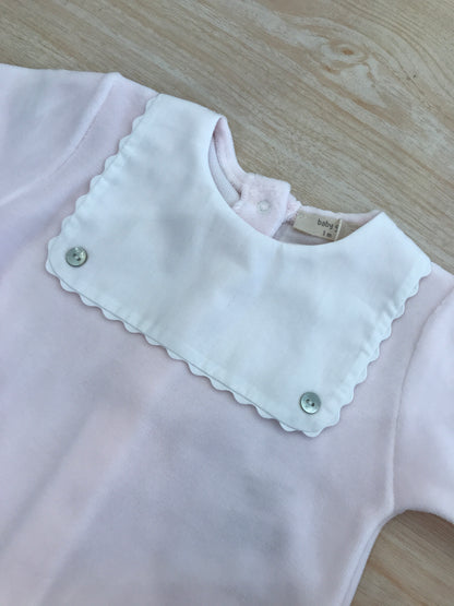 Tutina Baby Gi in ciniglia rosa intera con collo quadrato smerlato effetto bavetta