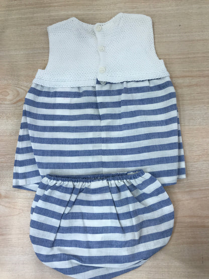 Abito Paz Rodriguez con corpetto in filo bianco con gonna a righe bianche e celesti con culotte abbinata