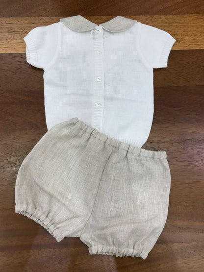 Completo Baby Lord in filo bianco e tortora mezza manica collo tondo cavallo a dondolo sul davanti pantalone corto in cotone