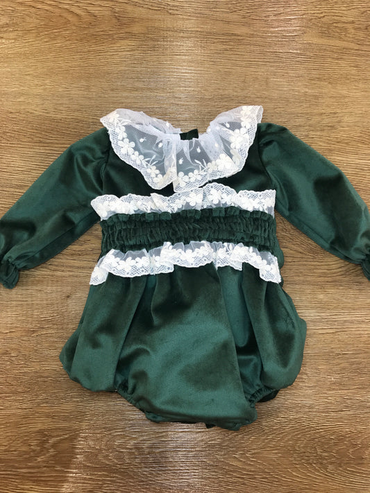 Pagliaccetto Fofettes verde in velluto con rusche in pizzo applicata anche al centro fascia con fiocco sul retro