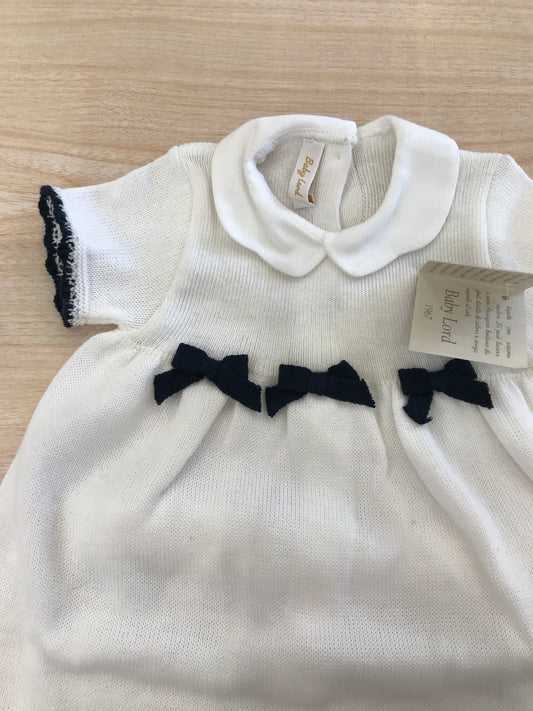 Completo Baby Lord in filo due pezzi mezza manica con rifiniture blu e fiocchetti con pantalone a righe