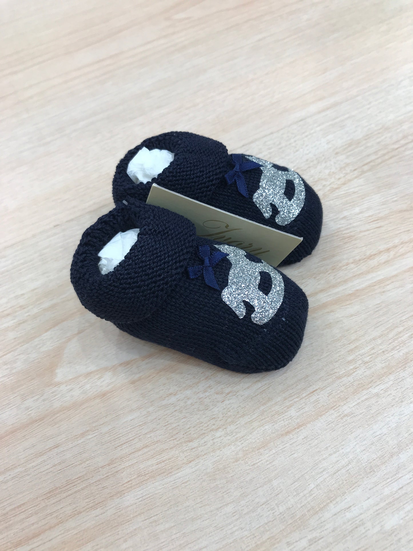 Babbucce Ivory blu scuro in filo con cavallo a dondolo con brillantini e fiocchetto