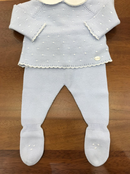 Tutina Martin Aranda in filo celeste due pezzi con pois bianchi sul davanti collo bianco con abbinata cuffia