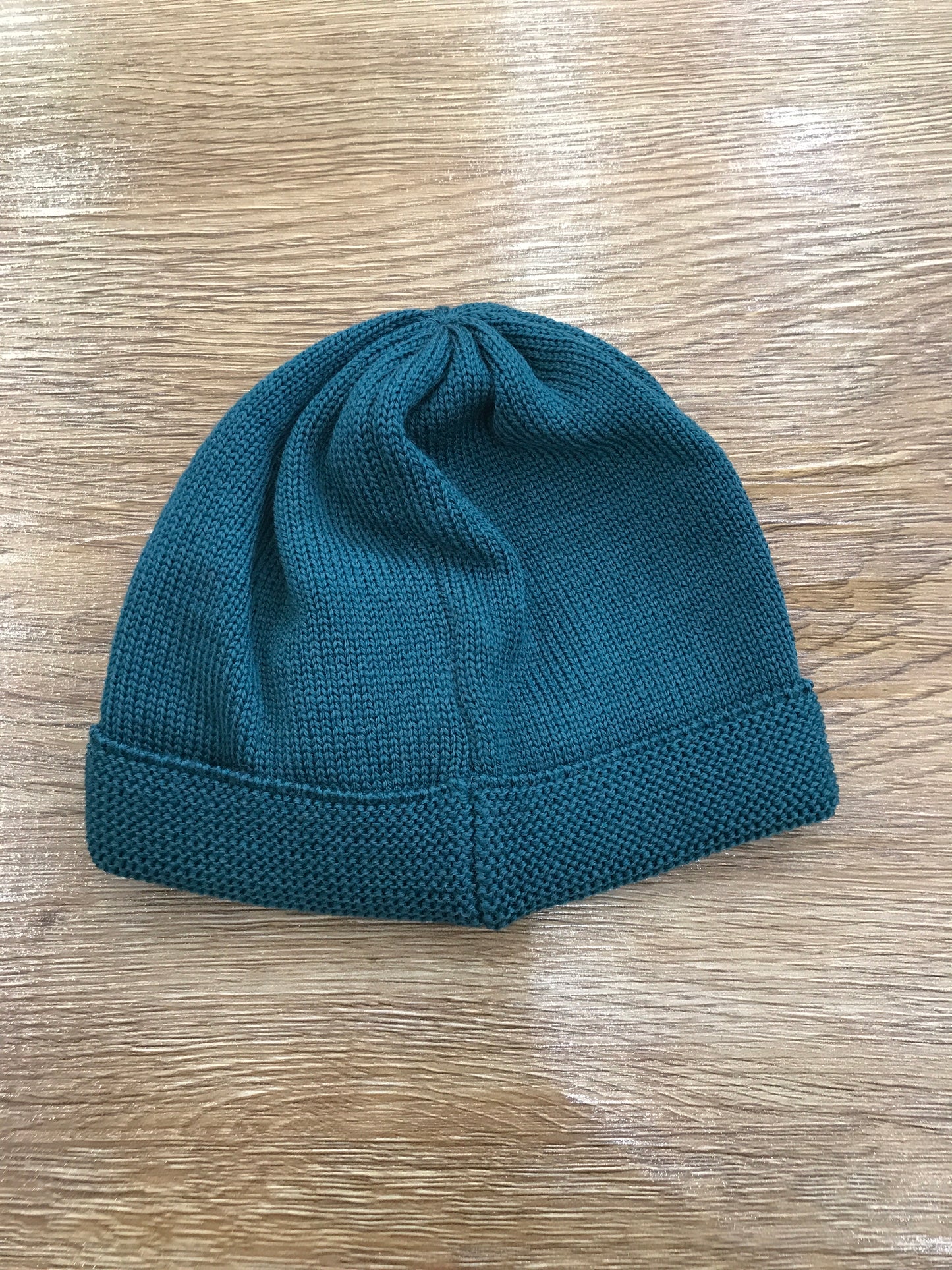 Cappello Baby Lord in lana verde con fiocco scozzese laterale