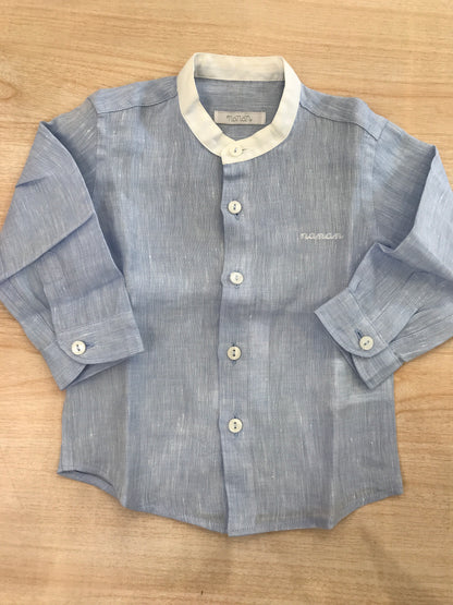 Camicia Nanan manica lunga in lino celeste con collo rifinito in bianco con bottoncini sul davanti