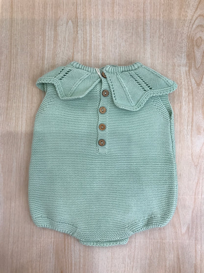 Pagliaccetto PCS in filo verde menta con collo smerlato con rusche