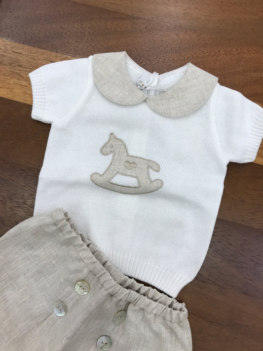 Completo Baby Lord in filo bianco e tortora mezza manica collo tondo cavallo a dondolo sul davanti pantalone corto in cotone