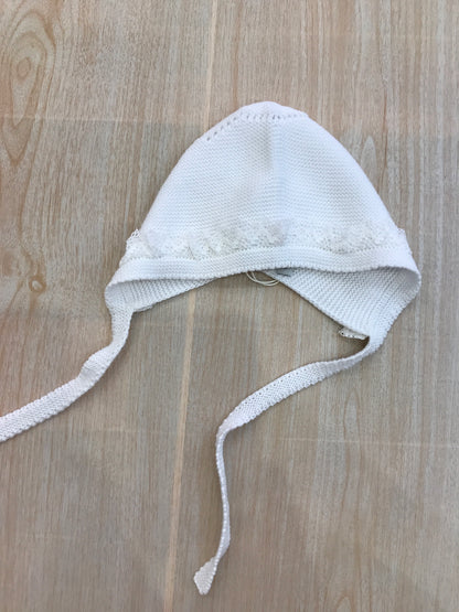 Cuffia PCS in filo bianco con lavorazione sul davanti e rusche al bordo