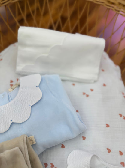 Coordinato nascita Baby Gi tutine in ciniglia con collo smerlato con bavetta e mussola