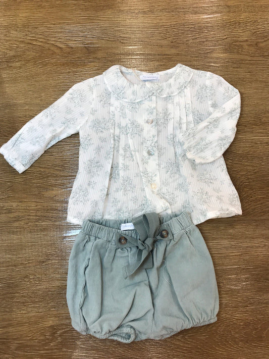 Completo Laranjinha camicia manica lunga con fiorellini verdi e culotte in velluto a coste verde con laccio
