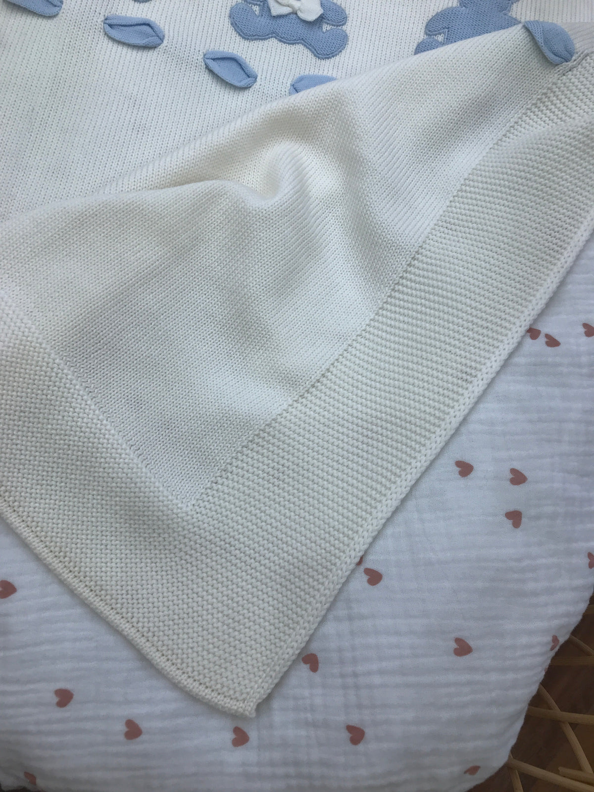 Coperta Baby Lord in lana panna con orsetti celesti e passanastro
