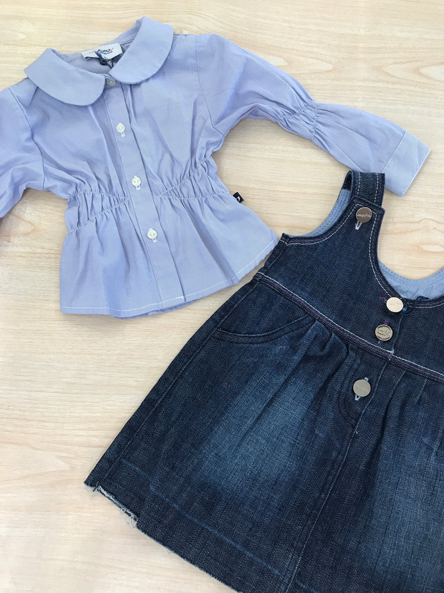 Abito Byblos in jeans con bretelle con tasche sul davanti