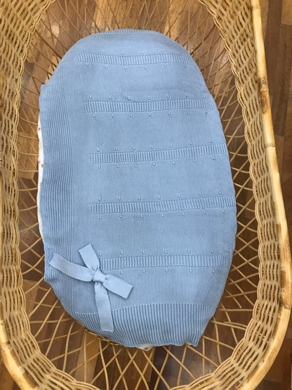 Coperta PCS in filo di cotone celeste con lavorazione e fiocco laterale