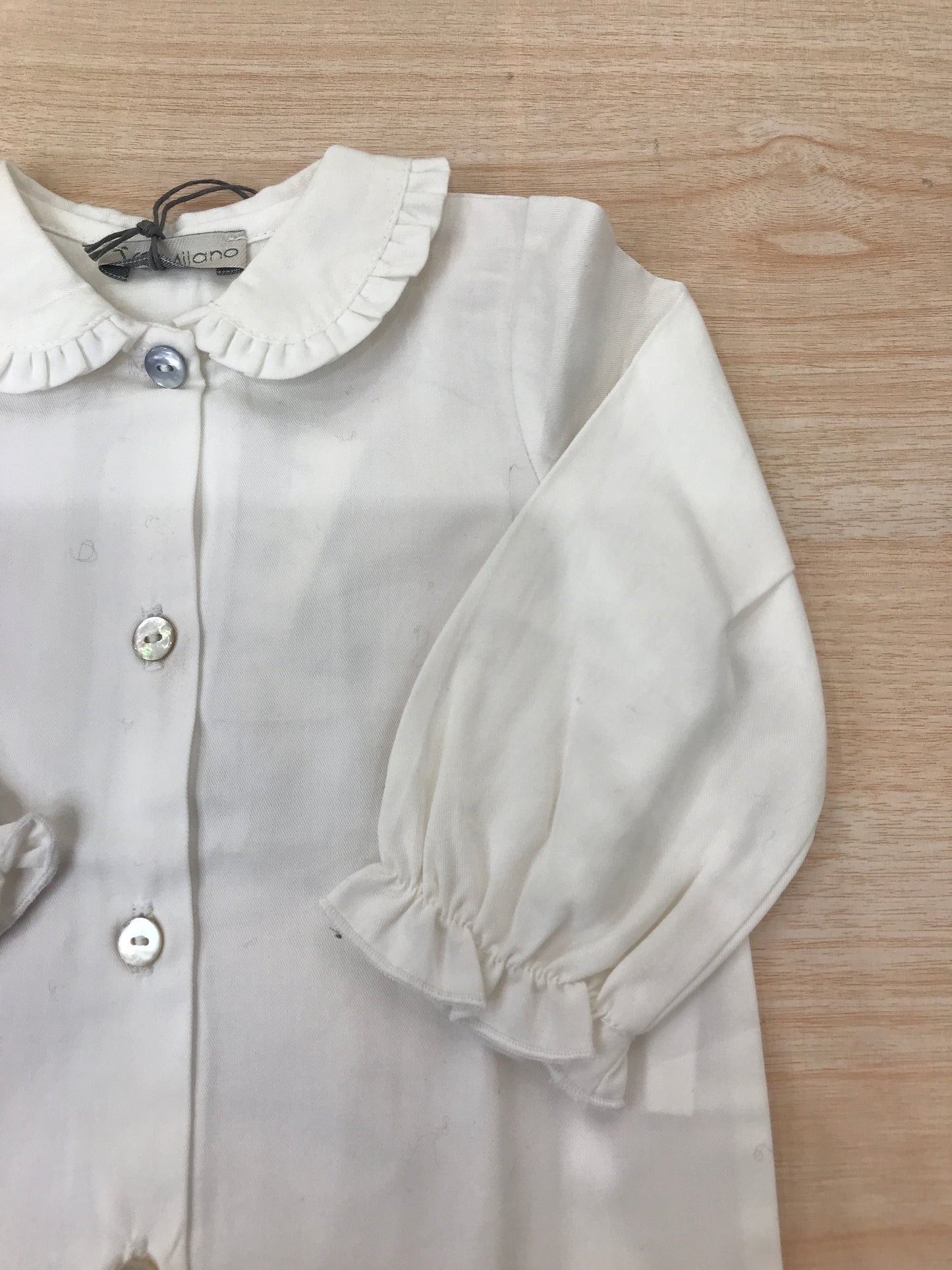 Camicia Jo Milano manica lunga di cotone bianco con manica a sbuffo con colletto con rusche