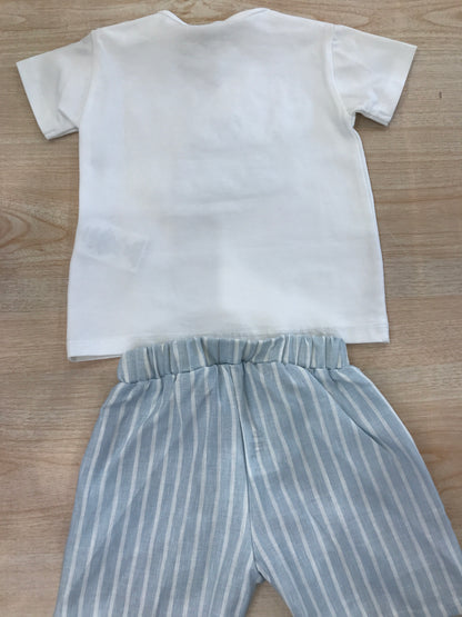 Completo Nanan due pezzi t-shirt mezza manica con scritta in rilievo con bermuda a righe bianche e celesti