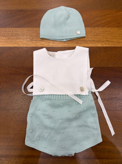Pagliaccetto Paz Rodriguez in filo bianco e verde acqua smanicato la con lavorazione a maglia di pois con lacci laterali in bianco per fiocchi