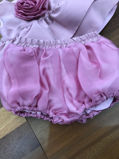 Completo a'lapage in seta e raso blusa con fiore centrale con culotte in seta