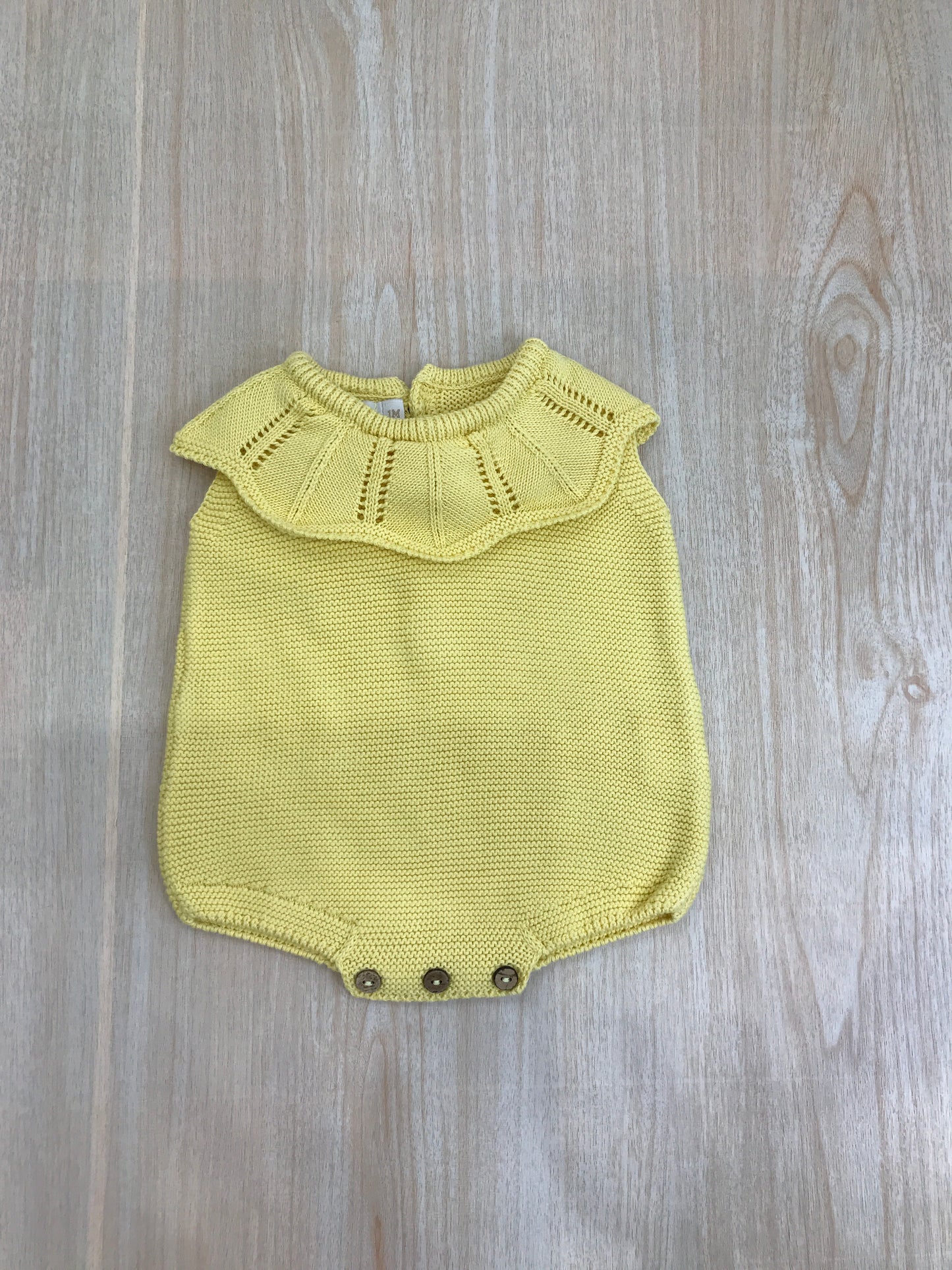 Pagliaccetto PCS in filo giallo con collo con rusche