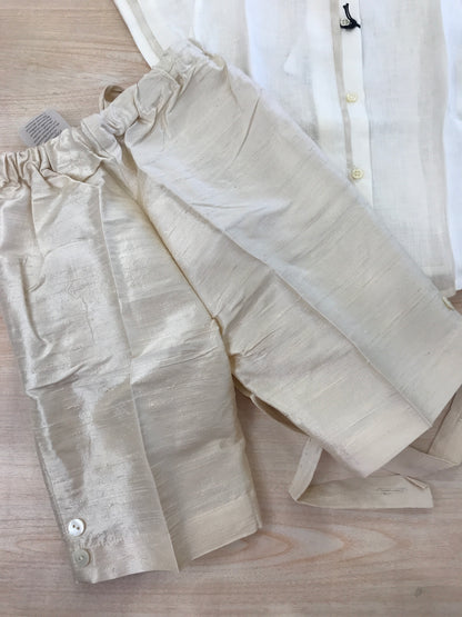 Completo Duepunti camicia mezza manica con rifiniture beige con salopette con bretelle