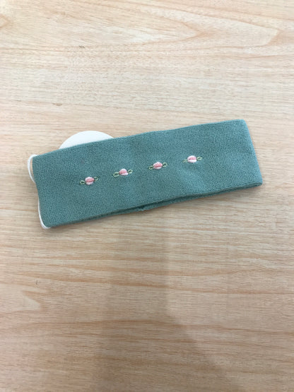 Fascia Baby Lord in filo verde con rose rosa ricamate in rilievo sul davanti