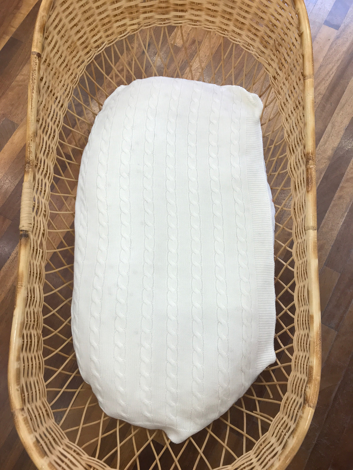 Coperta Nannafrufru in lana con lavorazione di trecce su tutt'essa