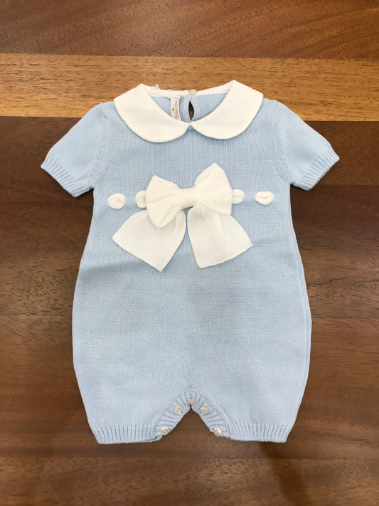 Pagliaccetto Baby Lord in filo mezza manica collo tondo bianco con fiocco passanastro bianco
