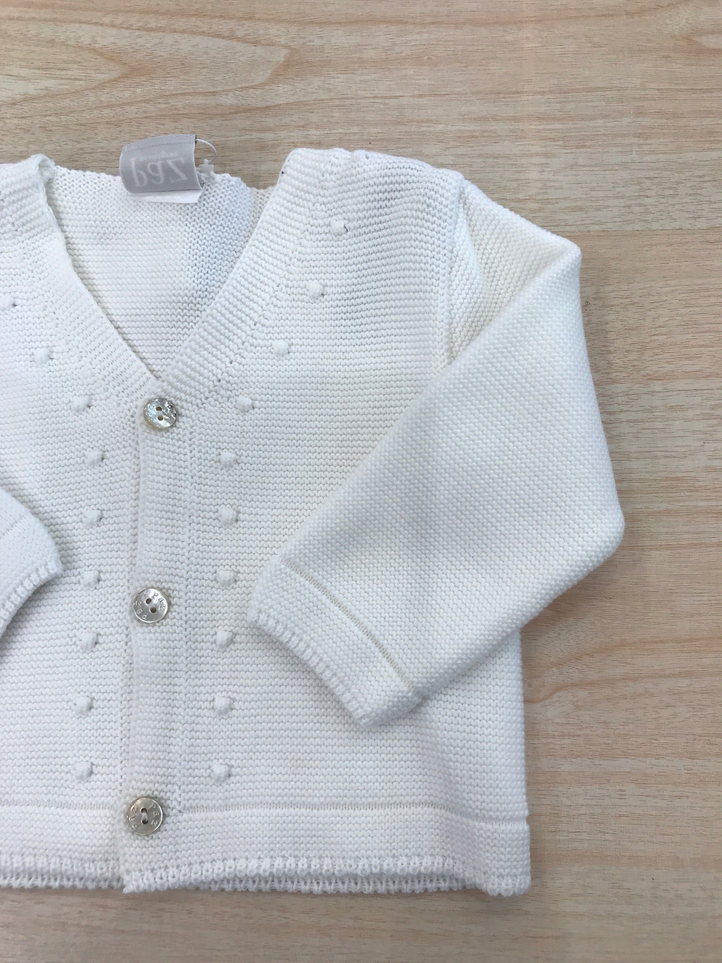 Cardigan Paz Rodriguez in filo panna con bottoni in madre perla pois in rilievo bianchi